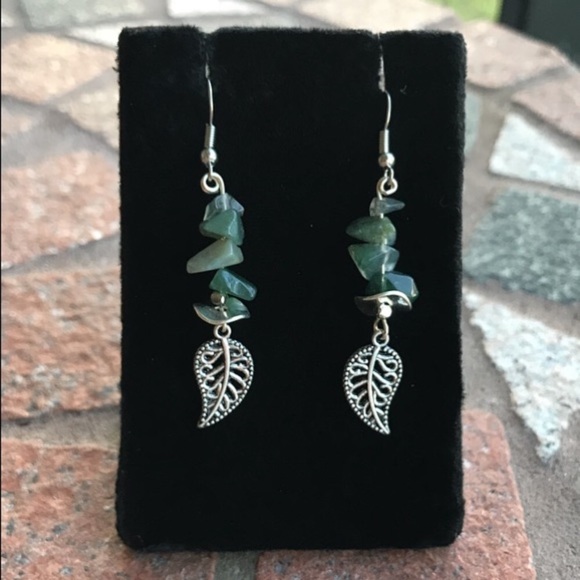 Leaf gemstones earrings . Genuine green moss agate stones & silver leaf charms - Picture 3 of 9